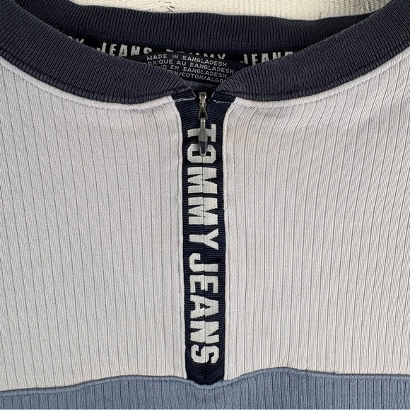 Vintage Tommy Hilfiger Men's Blue and Gray Colorblock Shirt Zip V Neck XL 90s - Picture 3 of 10